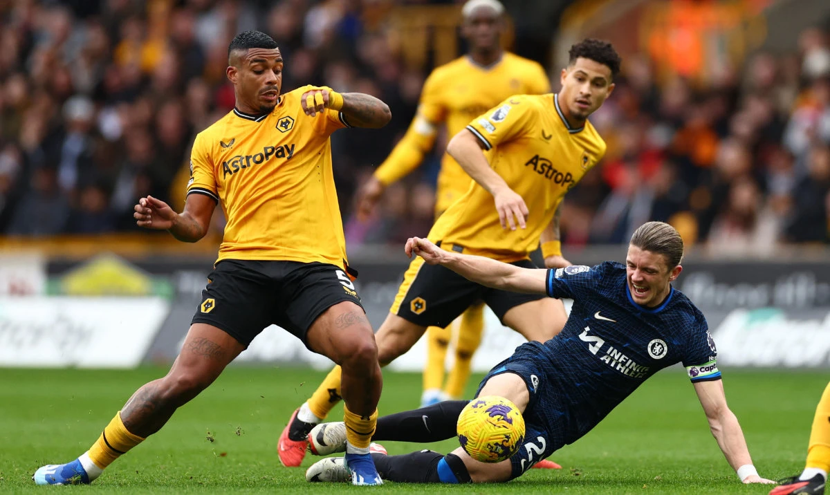 Wolves inflict Christmas misery on Chelsea