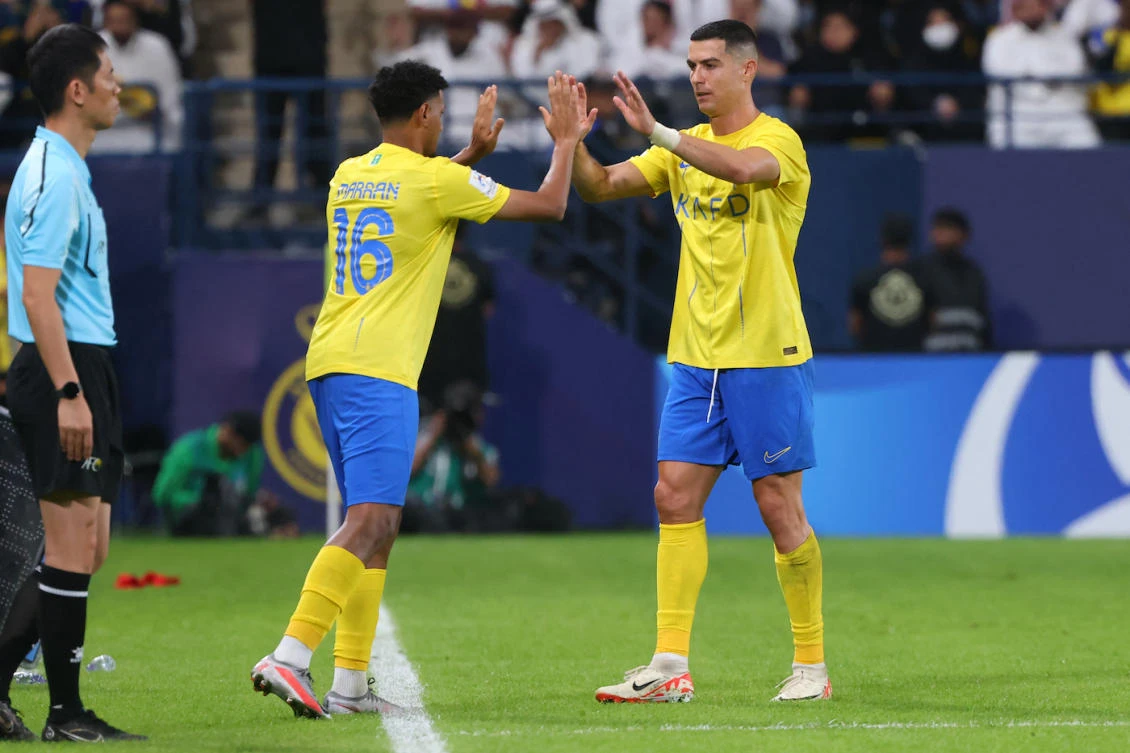 Nassr’s Saudi Forward 16 Mohammed Maran replaces Nassr’s Portuguese forward 07 Cristiano Ronaldo during the AFC Champions League Group E football match between Al-Nassr and Iran’s Persepolis. (File/AFP)