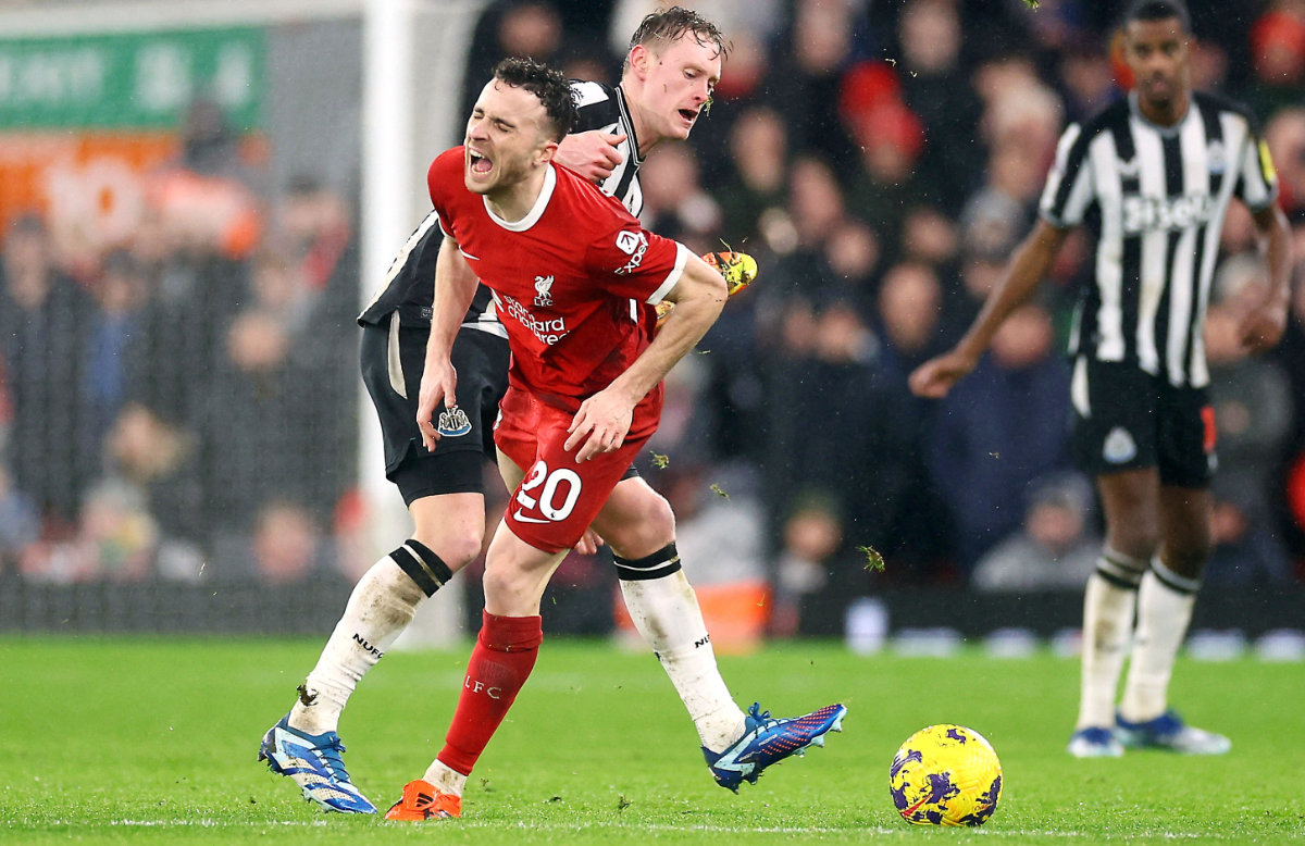 Howe says he has support from club despite dire run