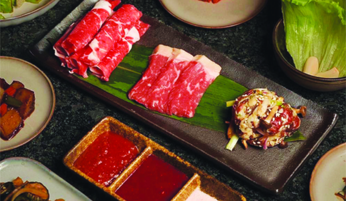 The grilling options come with a complementary set of banchan, which are Korean side dishes, one salad, and ssam, leafy vegetables used to wrap pieces of meat and other fillings. (Instagram @namu.ksa)