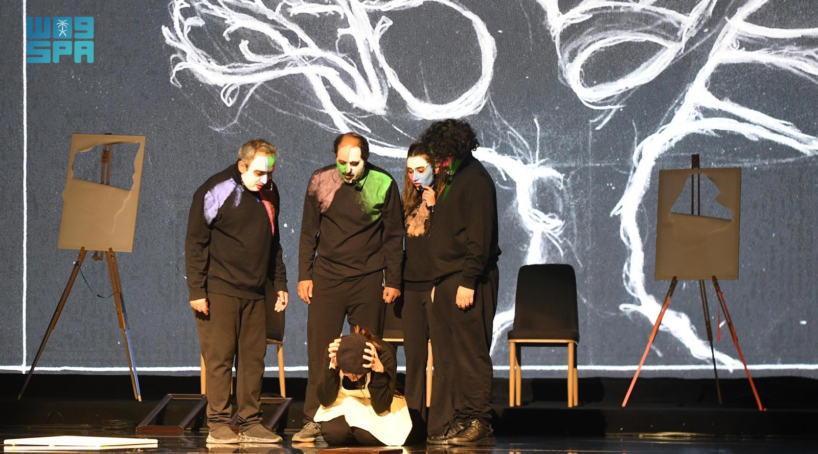 The play presents a girl who has a passion for drawing and ponders the relationship between art and the artist, and how the two influence each other. (SPA)