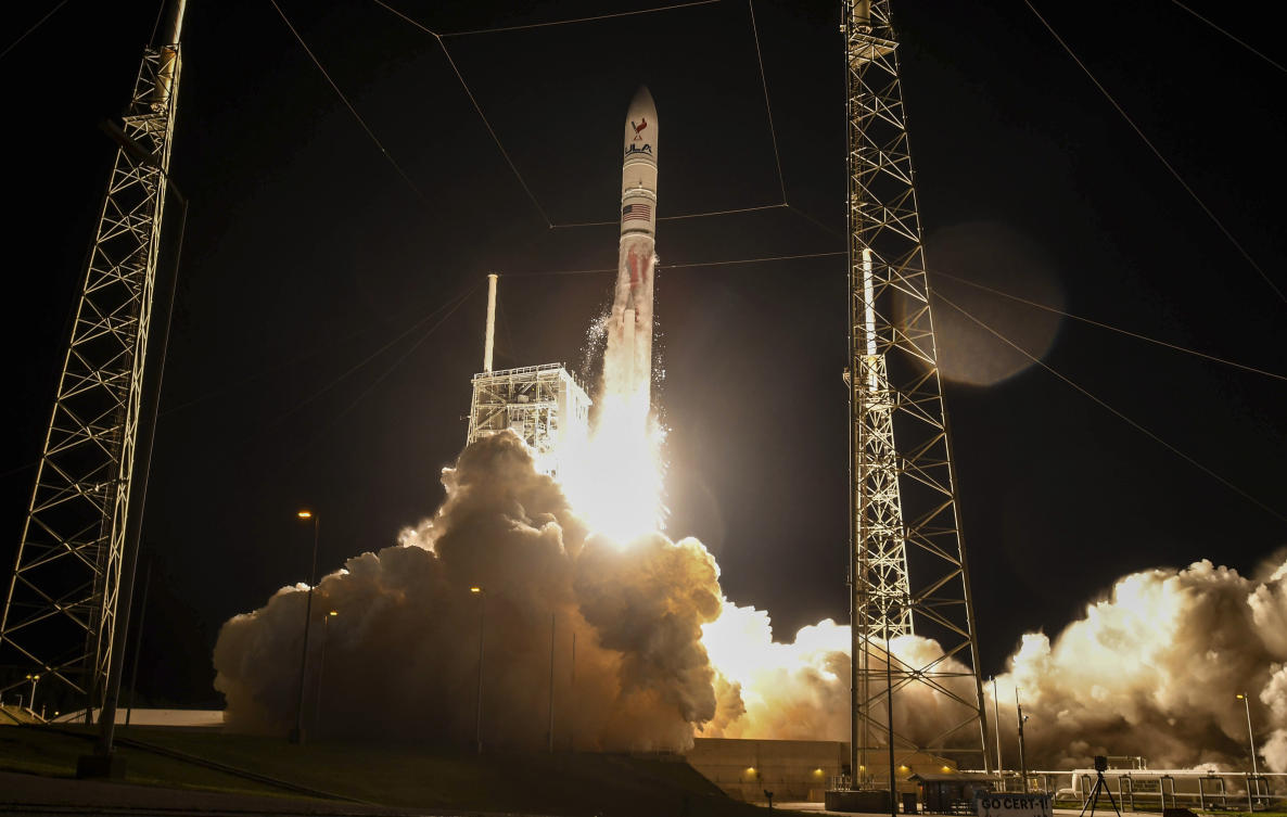 Moon landing attempt by US company appears doomed after ‘critical’ fuel leak