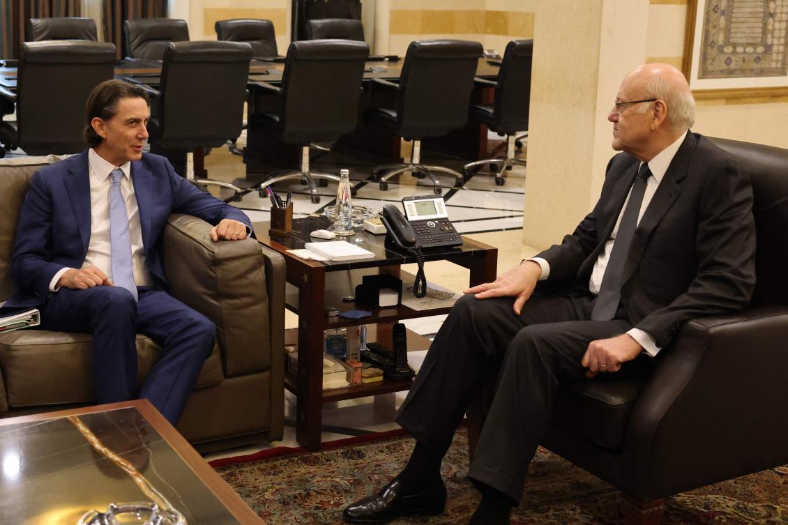 US special envoy Amos Hochstein meets with Lebanese caretaker PM Najib Mikati in Beirut on Jan. 11, 2024 amid continuing tenions on the Lebanese-Israeli border. (AFP)