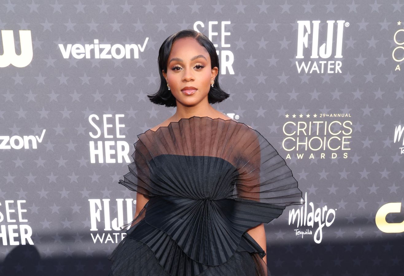 US actress Geffri Maya showed off a dramatic gown by New York-based label John Paul Ataker, which is helmed by designer Numan Ataker, who is from Turkey. (AFP)
