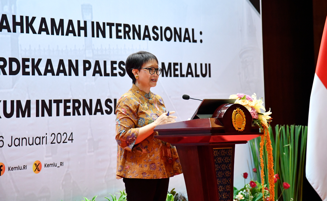 Indonesian Foreign Minister Retno Marsudi delivers her opening speech before a discussion with international law experts in Jakarta. (Supplied)