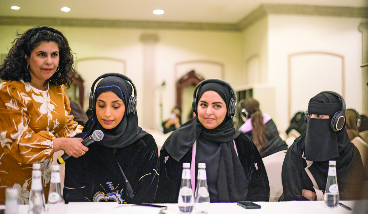 Manal Al- Dowayan allows a participant to speak at her participatory workshop for the Venice Biennale Commission in Alkhobar. (Photos by Iman Al-Dabbagh)