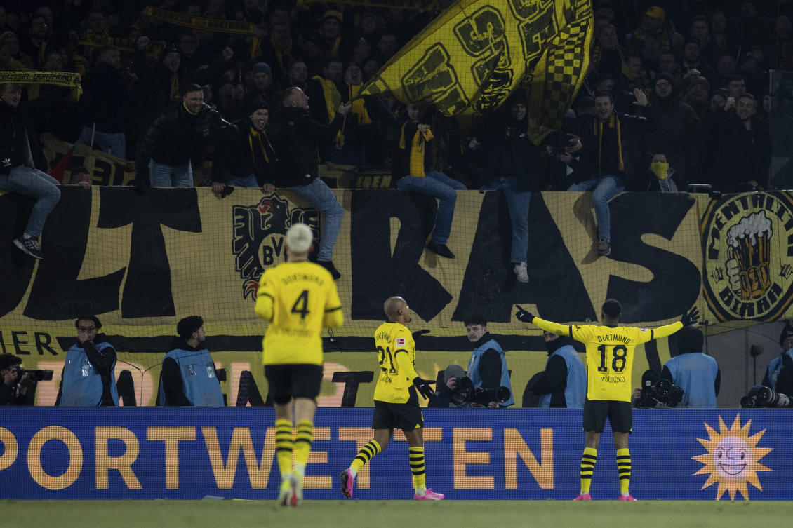 Malen scores brace as Dortmund beat Cologne despite chocolate coin protest