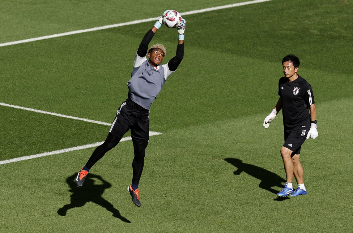 Japan's Zion Suzuki during the warm up before their AFC Asian Cup - Group D match against Indonesia at Al Thumama Stadium, Doha, on Jan. 24, 2024. (Reuters)