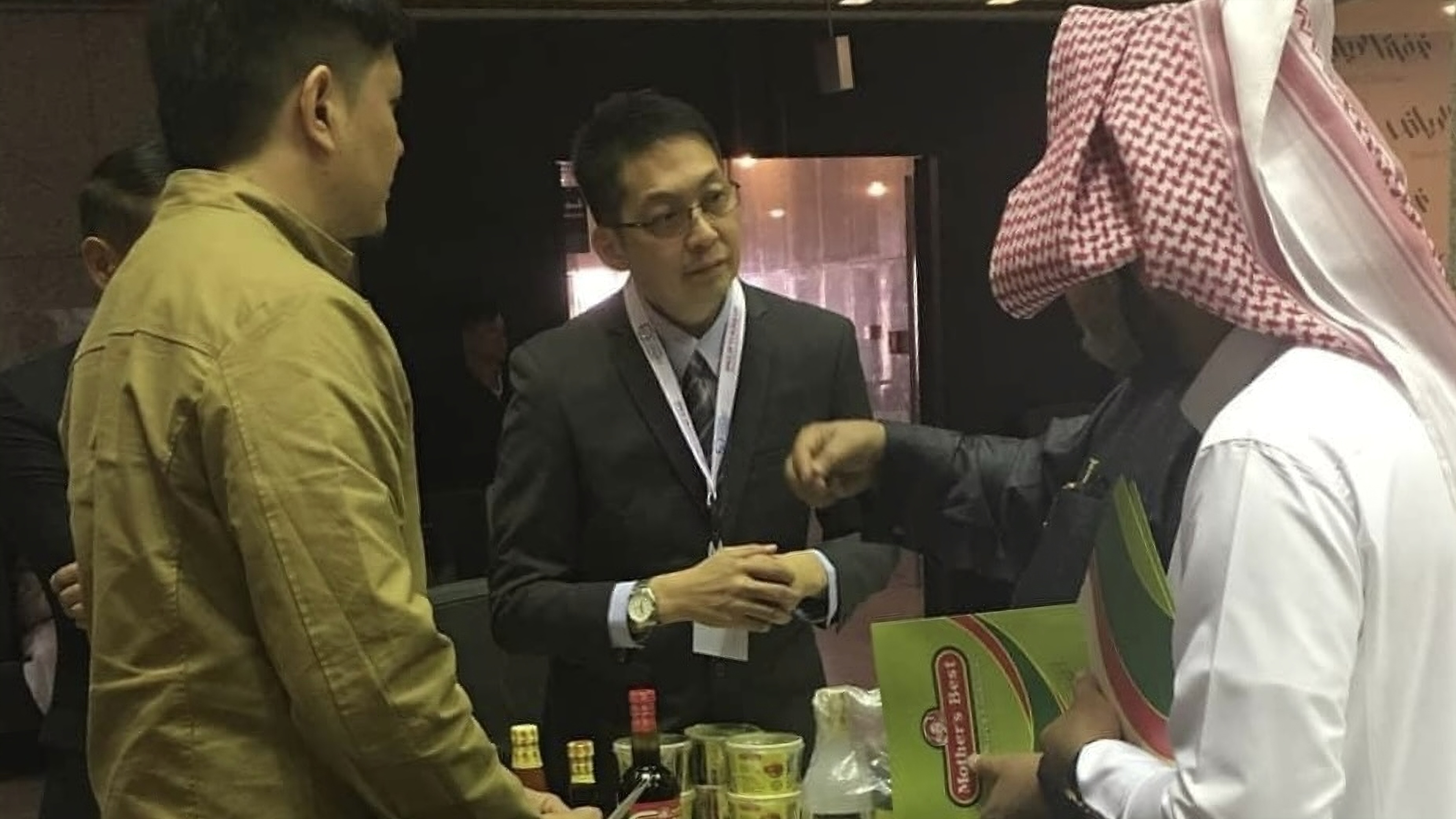 Delegates of the Philippine outbound business-matching mission to Gulf Cooperation Council countries meet members of the Riyadh Chamber of Commerce and Industry in Riyadh. (Supplied)