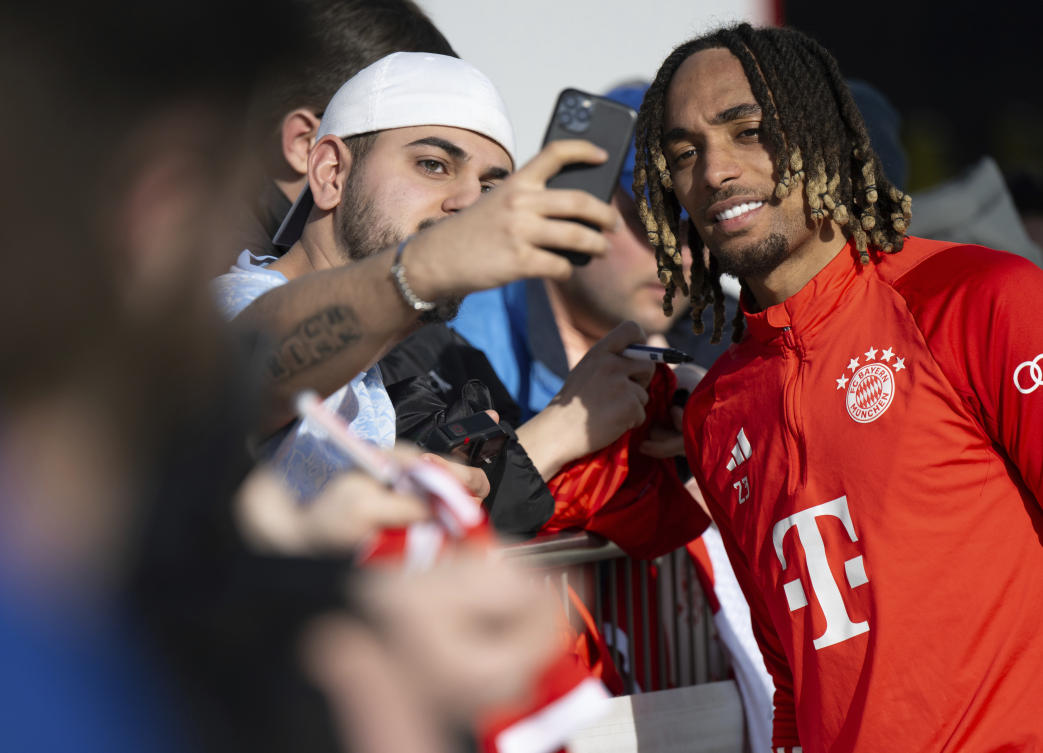 Bayern Munich in talks to bring Bryan Zaragoza signing forward amid injury crisis