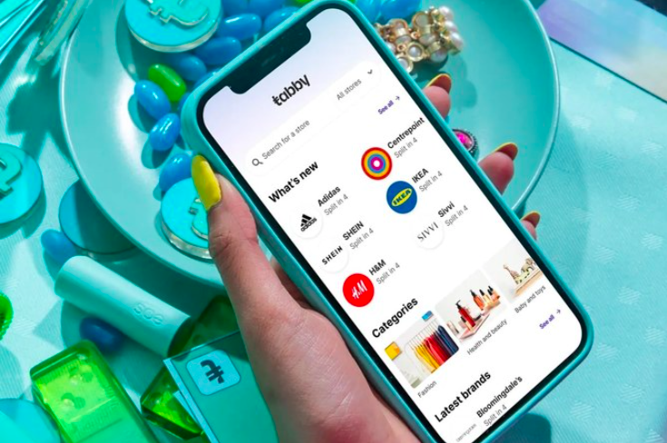 Free shipping, fast websites pivotal for young shoppers in Saudi and UAE, survey finds
