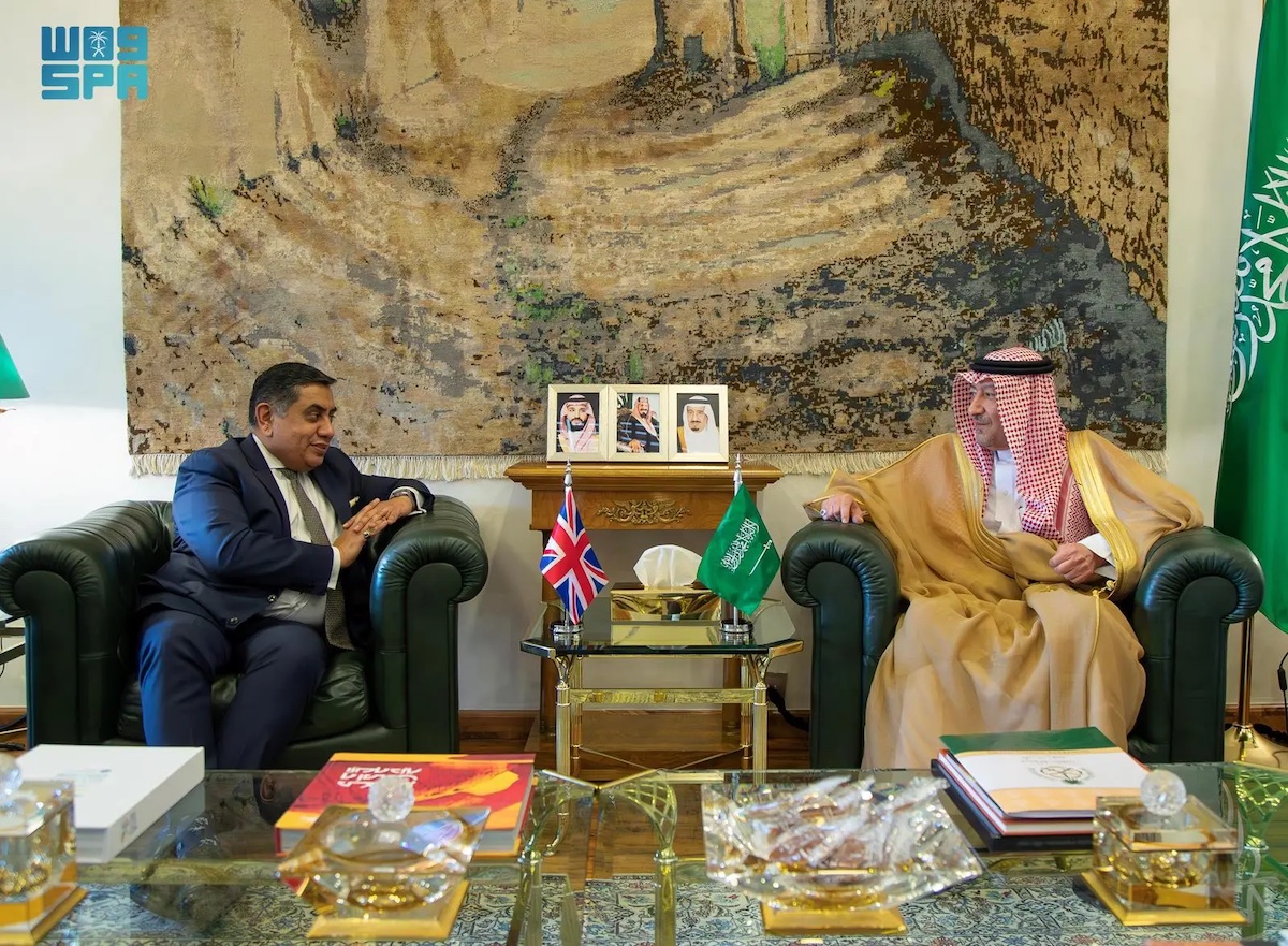 Saudi deputy FM, UK minister discuss travel scheme for Saudi visitors