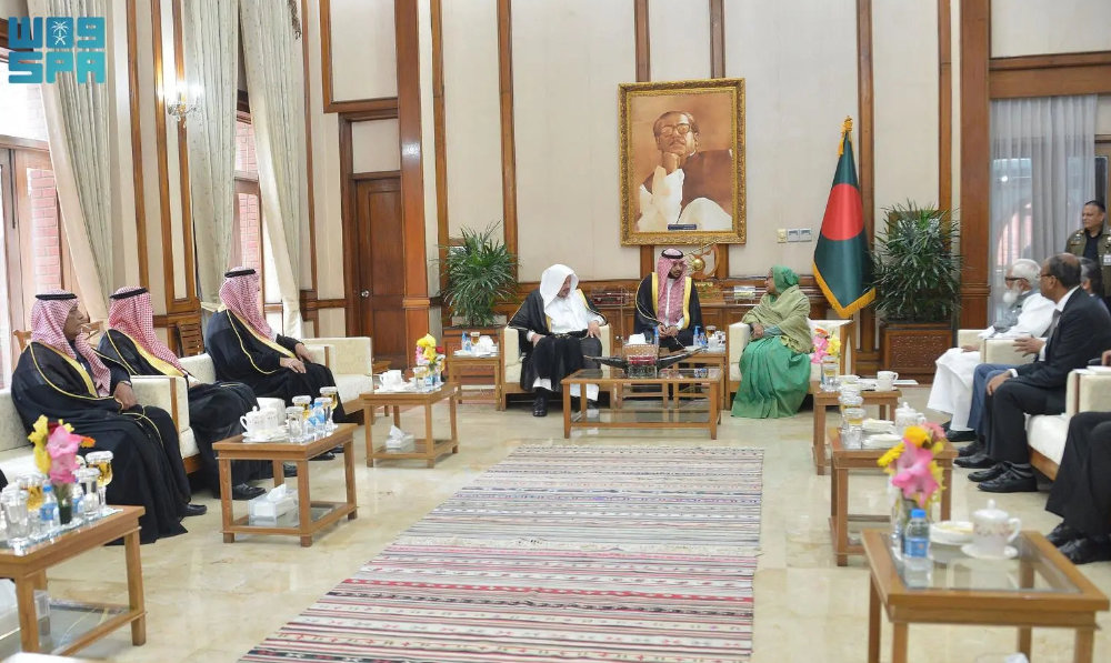 The Speaker of the Saudi Shoura Council, Sheikh Abdullah Al-Sheikh, on Wednesday met Bangladeshi Prime Minister Sheikh Hasina. (SPA)