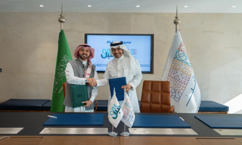 The signing ceremony was attended by Noman Al-Daajani, executive director of Land and Stakeholders Management at ROSHN, and Rayan Al-Shareef, vice president of Government and Corporate Sales at SPL. Supplied.