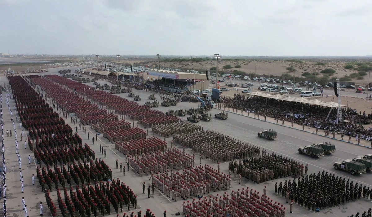 Members of Houthi military forces parade in the Red Sea port city of Hodeida, Yemen September 1, 2022. (REUTERS)