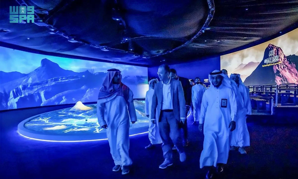 Turkiye’s consul general in Jeddah and the Turkish envoy to the Organization of Islamic Cooperation visited the Hira Cultural District. (SPA)