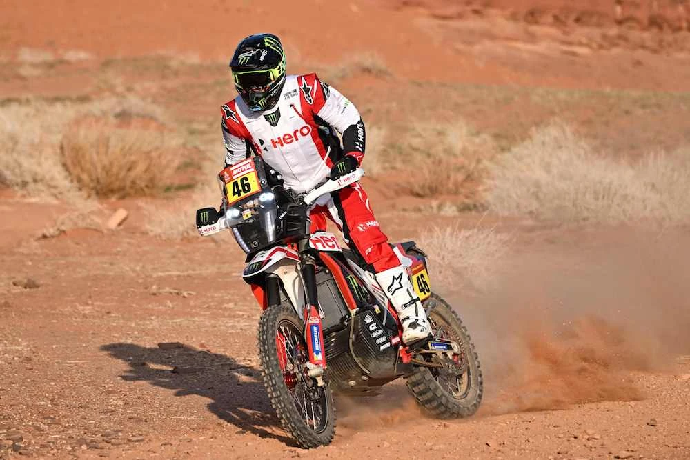 Hero Motosports Team Rally’s Botswanan biker Ross Branch competes in Stage 1 of the 2024 Dakar Rally, between Al-Ula and Al-Henakiyah, in western Saudi Arabia on Jan. 6, 2024. (AFP)