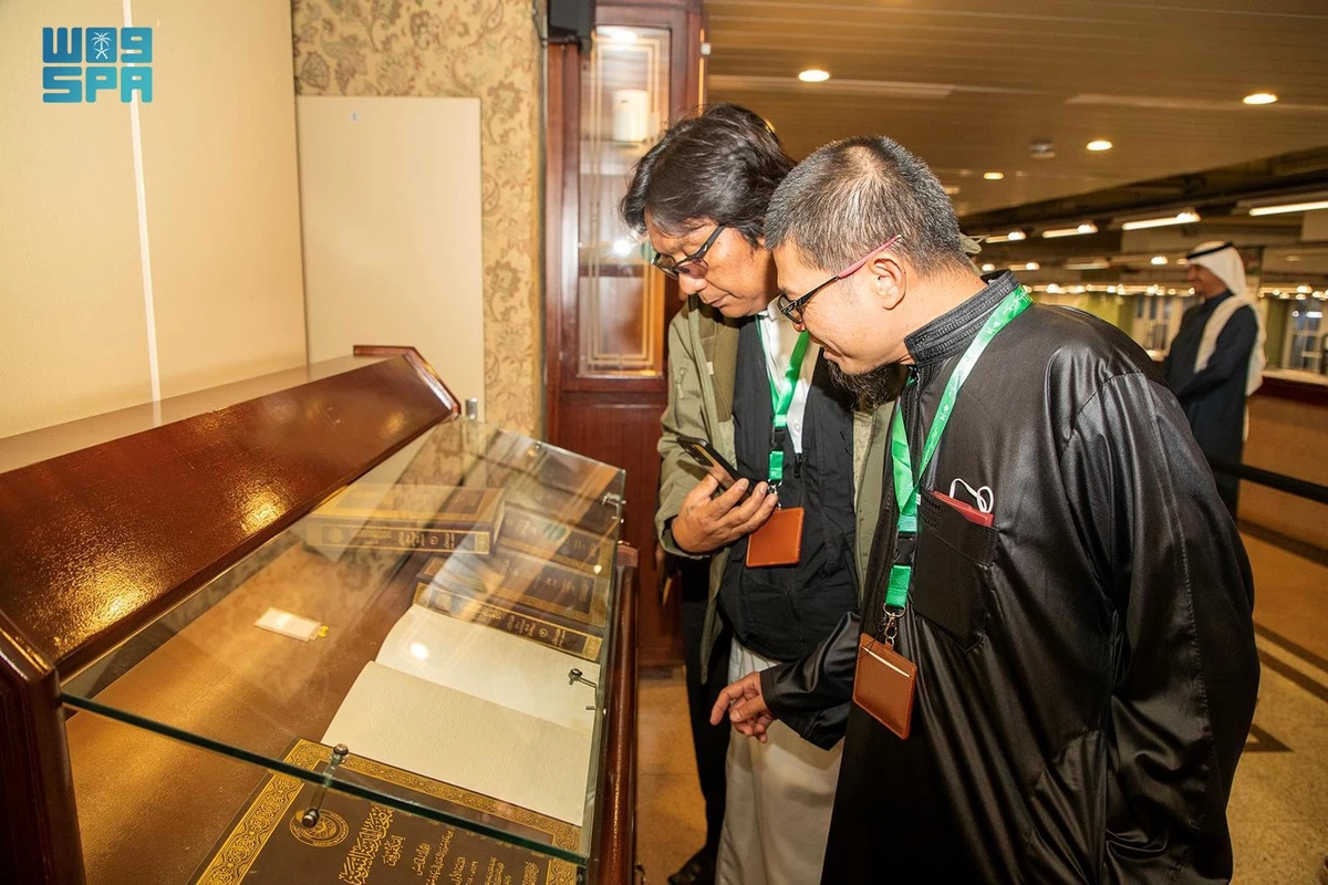The tour was part of a cultural program prepared by the ministry to enhance the cultural experience of visitors and Umrah performers during their stay in Madinah (SPA)