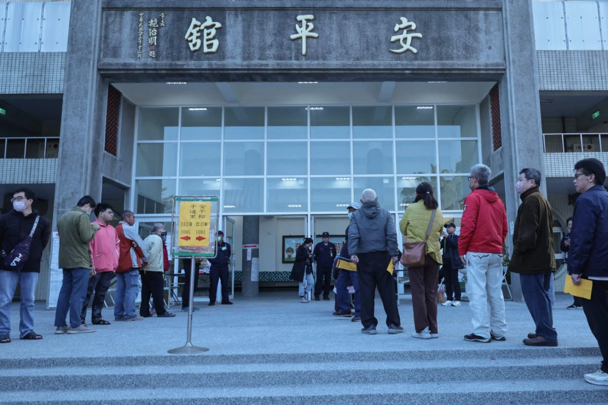 Taiwan votes in key election under Chinese threats