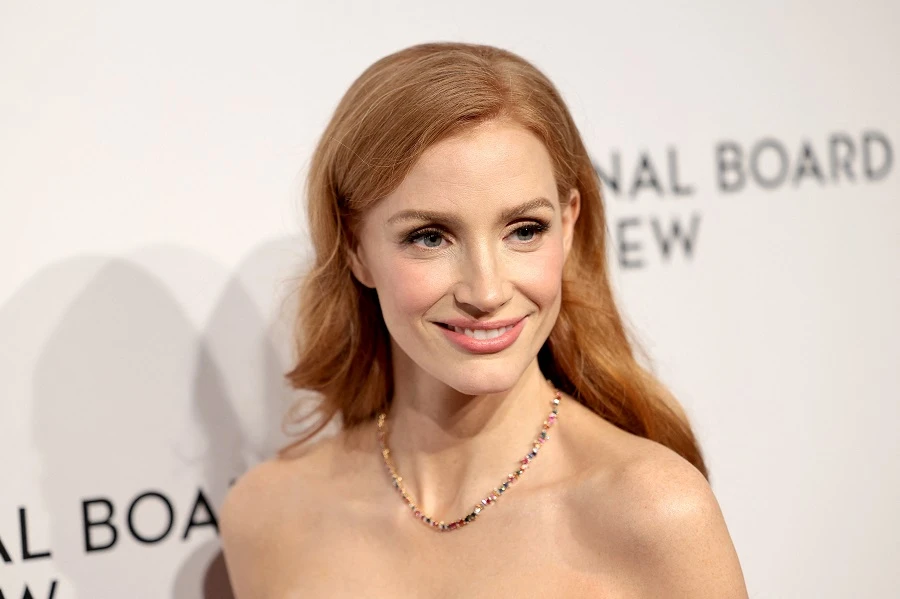 Jessica Chastain showed off the brand’s Bold Burst Rainbow Sapphire Tennis Necklace. (AFP)