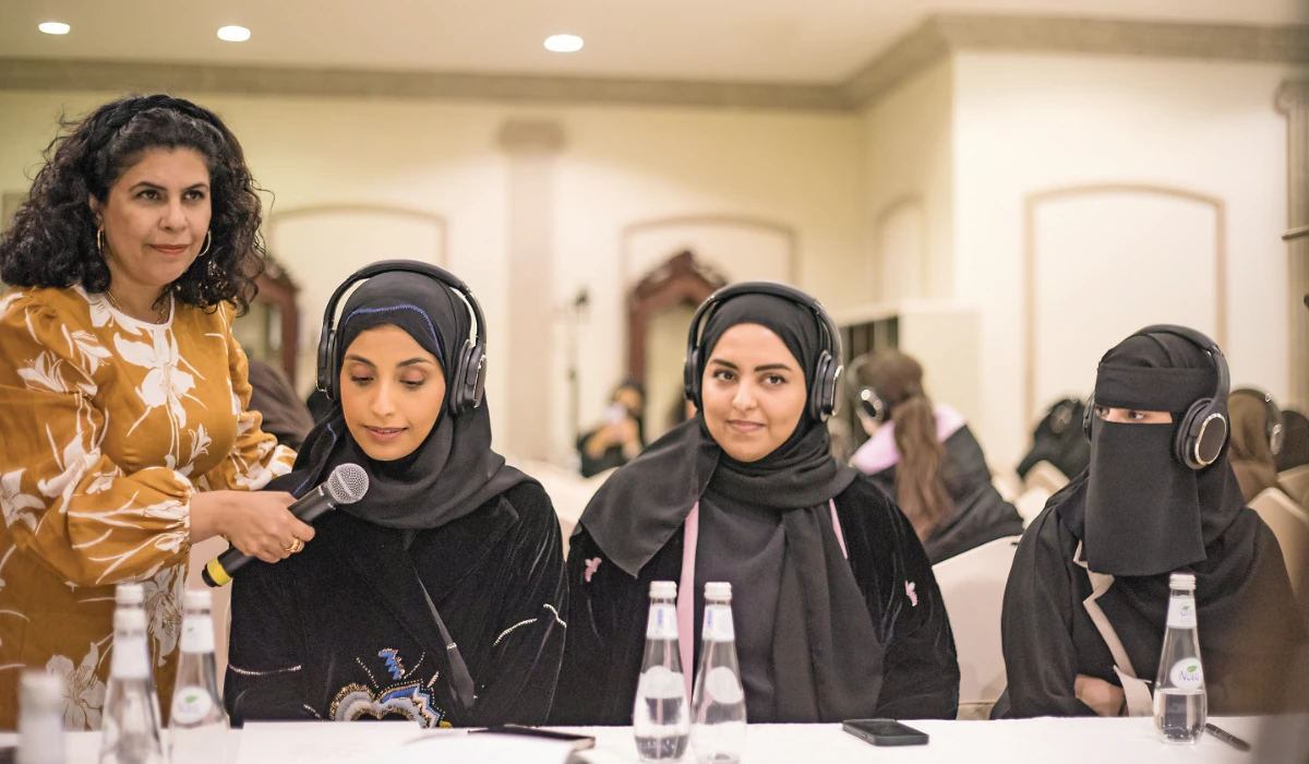 Manal Al- Dowayan allows a participant to speak at her participatory workshop for the Venice Biennale Commission in Alkhobar. (Photos by Iman Al-Dabbagh)