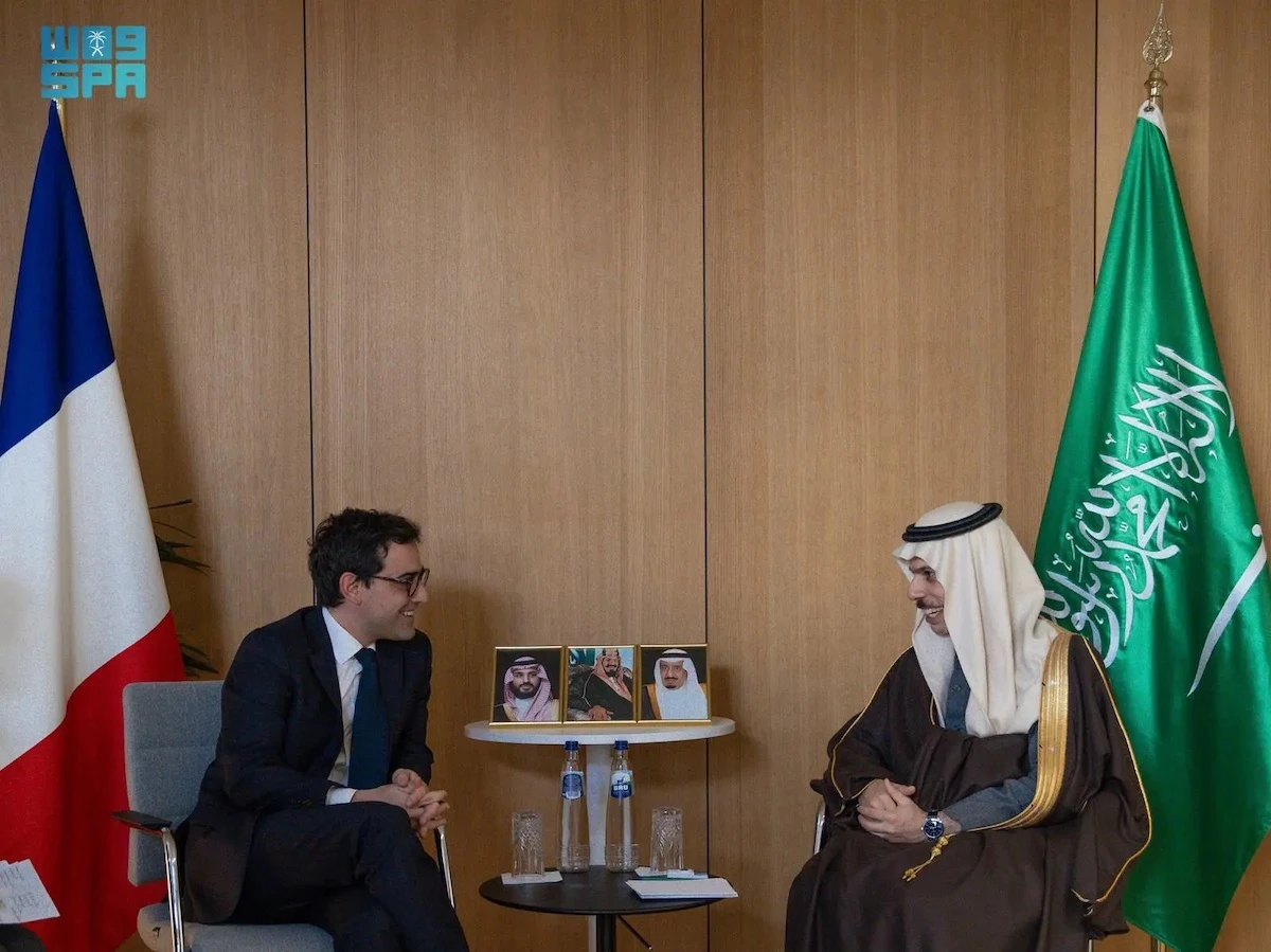 Saudi FM Prince Faisal bin Farhan and his French counterpart Stephane Sejourne. (SPA)