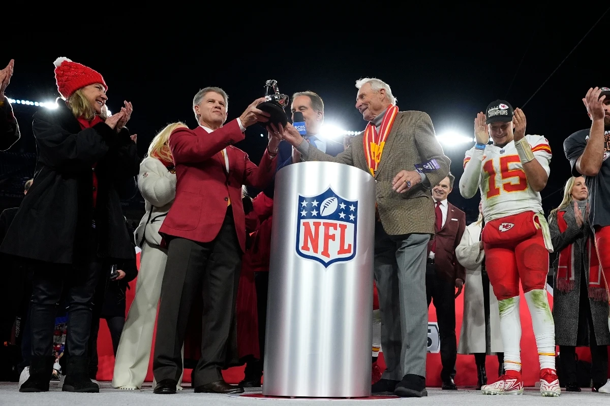 Kansas City Chiefs stun top-seeded Baltimore Ravens to reach Super Bowl