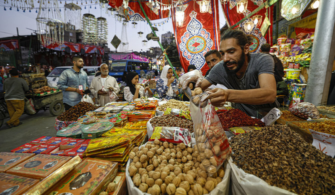 The Egyptian government is working to secure discount deals with major food producers and global suppliers for bulk orders in the run-up to the holy month of Ramadan. (AFP/File)