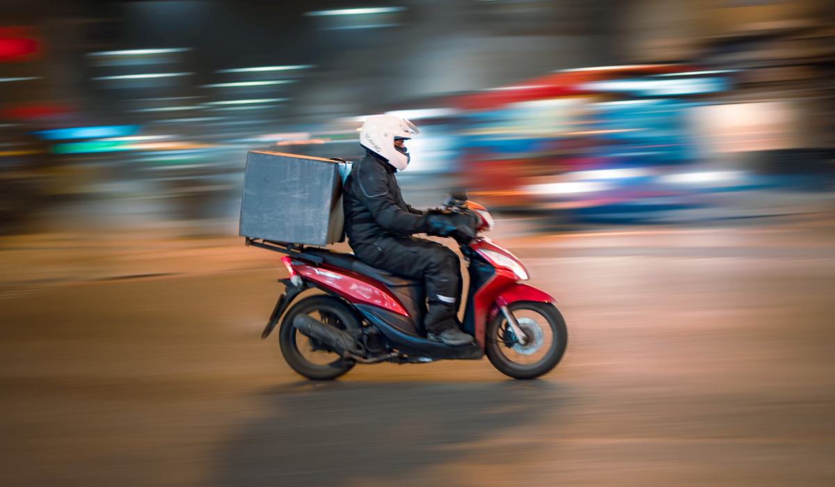 Road safety fears amid Jeddah food delivery boom