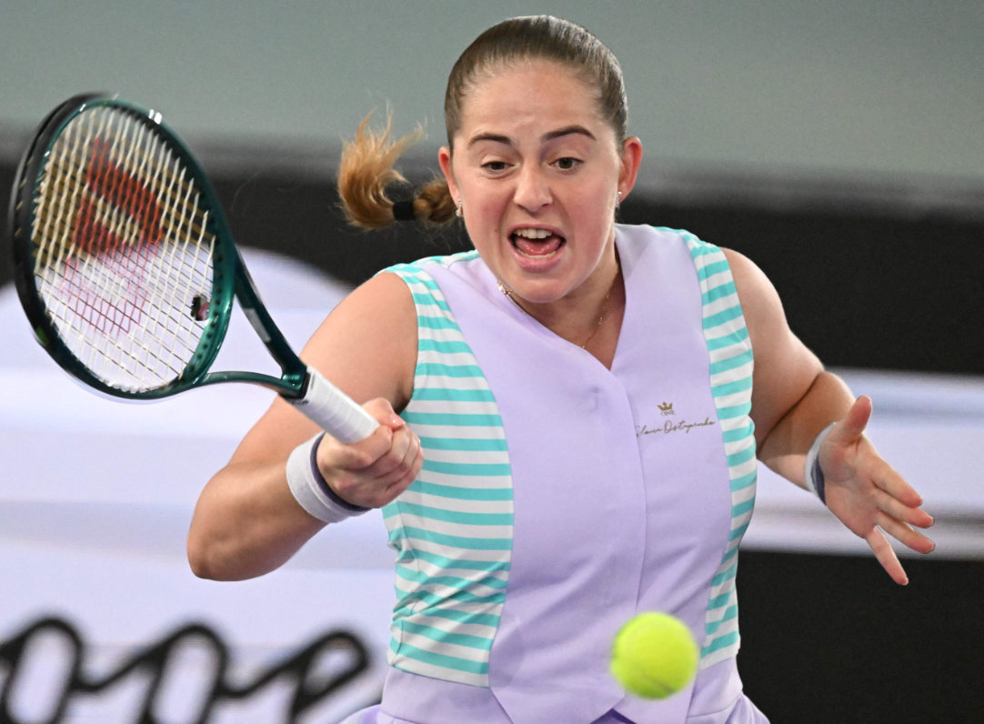 Ostapenko eases to second WTA title of season in Linz