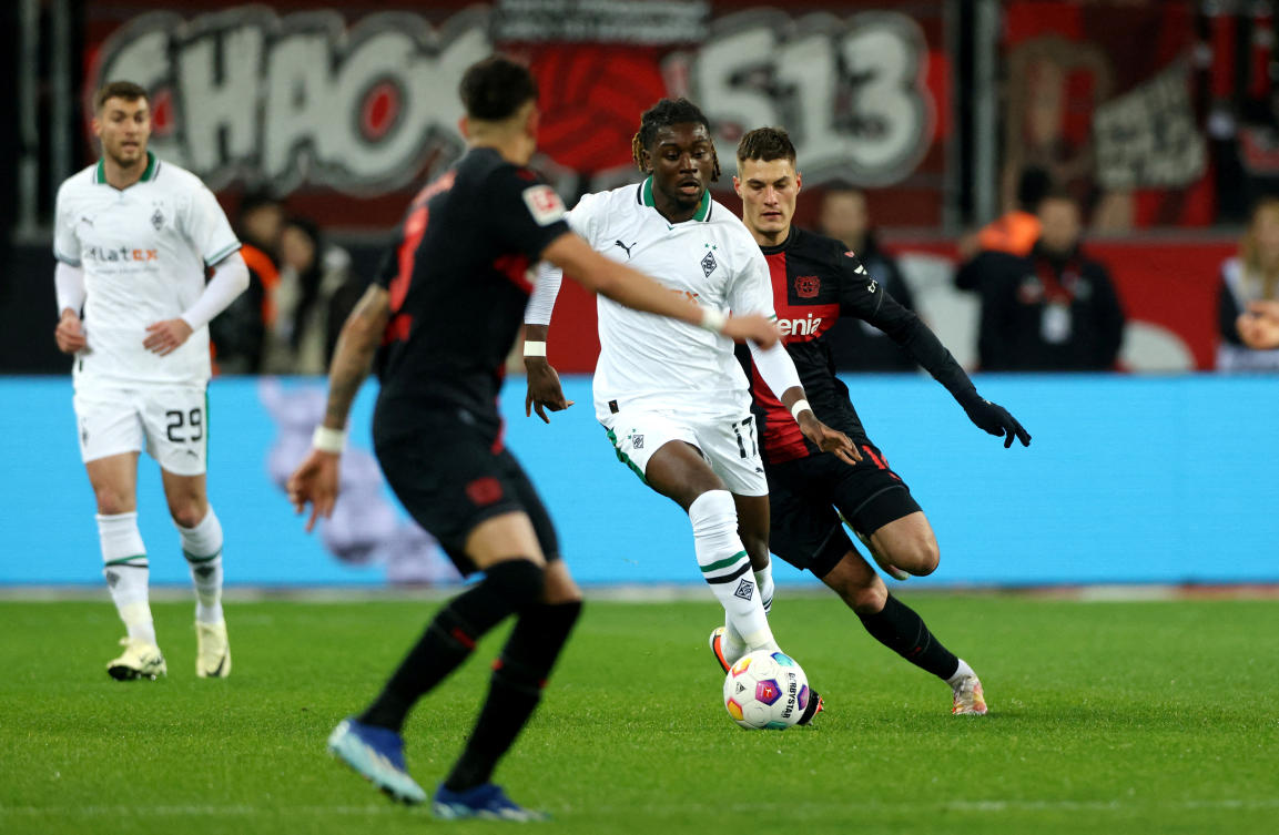Leverkusen dropping points in Heidenheim could give Bayern a sniff of a chance. (Reuters)