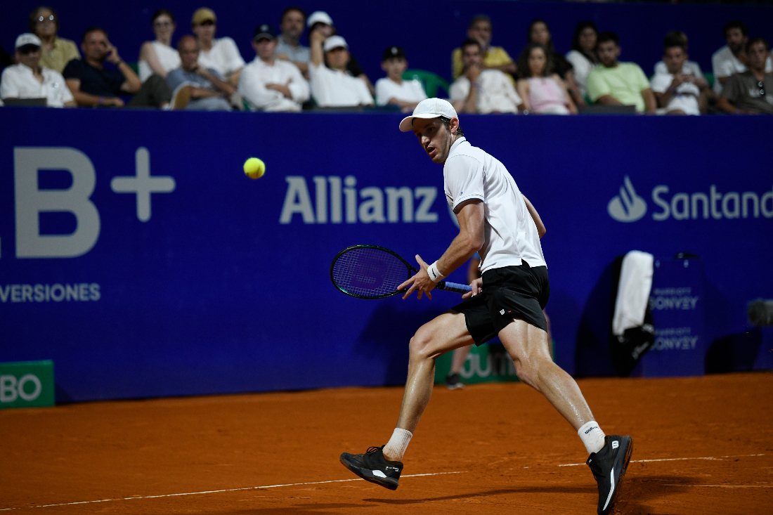 Jarry sends defending champion Alcaraz packing in Argentina Open semifinals