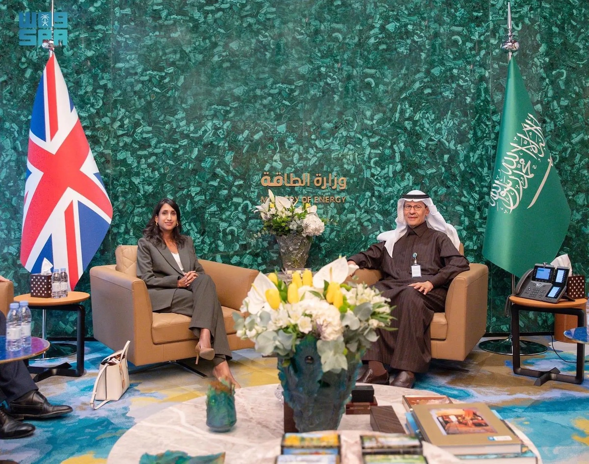 Prince Abdulaziz bin Salman, the Saudi energy minister, and Claire Coutinho, the UK’s secretary of state for energy security and net zero. (SPA)