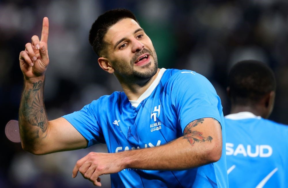 Hilal’s Serbian forward Aleksandar Mitrovic celebrates after scoring his team’s third goal in the AFC Champions League match against Sepahan, Kingdom Arena Stadium, Riyadh, Feb. 22, 2024. (AFP)