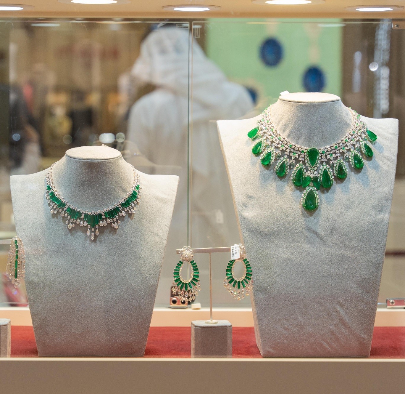 Jewellery Salon is now in Jeddah, featuring striking ornaments from more than 30 international and local jewelry brands under one roof. (AN photo)