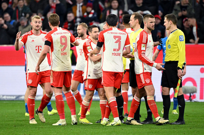 Eight points behind leaders Leverkusen, Bayern Munich have cast themselves in the unfamiliar role of "hunters" with one third of the season remaining. (Reuters/File)