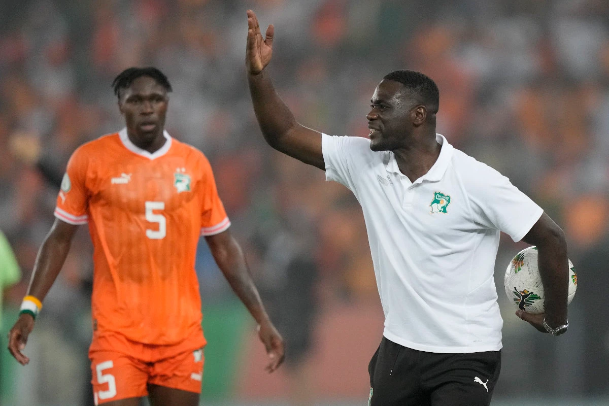 Ivory Coast's interim coach Emerse Fae gestures from the touchline during the African Cup of Nations semifinal between Ivory Coast and DR Congo at the Olympic Stadium of Ebimpe in Abidjan, Ivory Coast on Feb. 7, 2024. (AP)