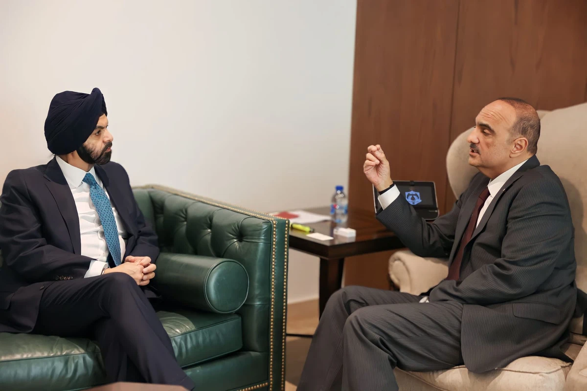 Jordan’s Prime Minister Bisher Khasawneh and World Bank Group President Ajay Banga. (Petra)