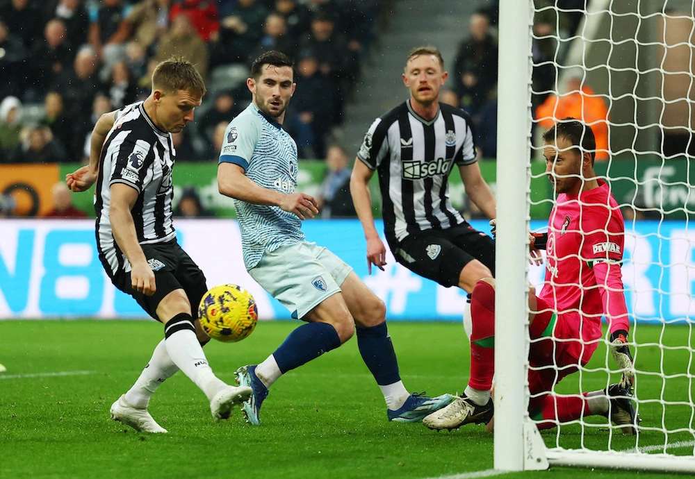 Newcastle United’s Matt Ritchie scores their second goal. (Action Images via Reuters)