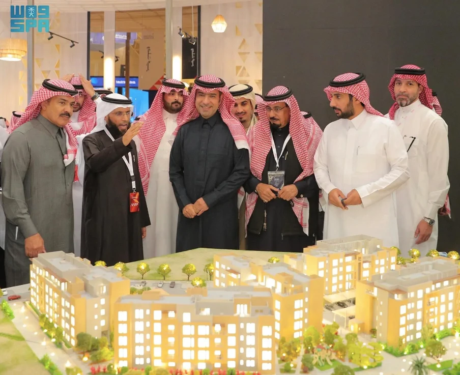 Minister of Municipal and Rural Affairs and Housing Majid bin Abdullah Al-Hogail opened the Restatex Riyadh Real Estate exhibition. SPA