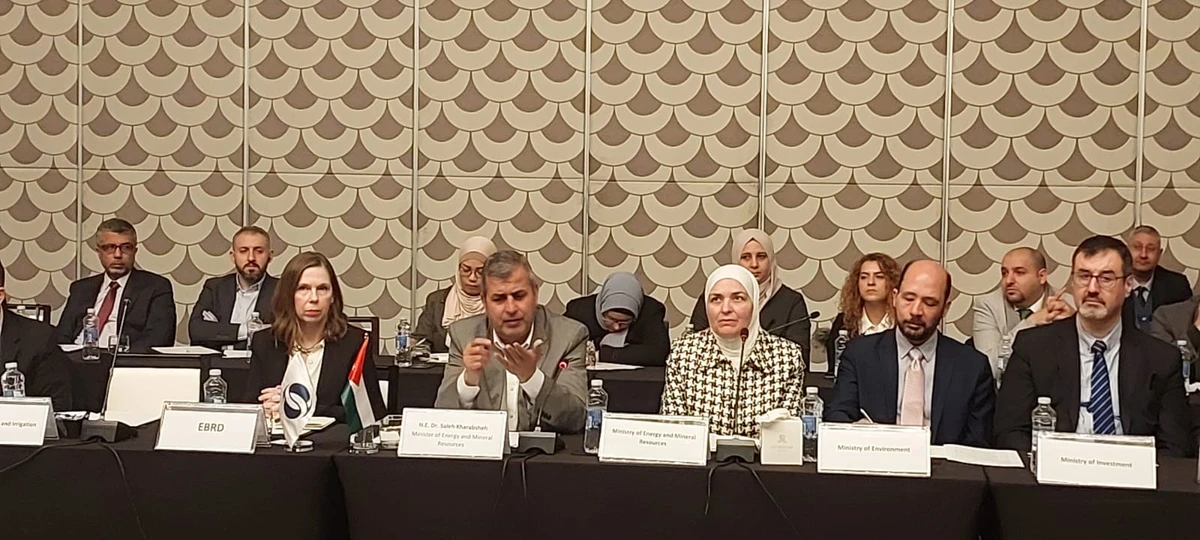 Jordan’s Minister of Energy and Mineral Resources Saleh Kharabsheh was speaking after the first roundtable talks dedicated to green hydrogen investors. (File/AFP)