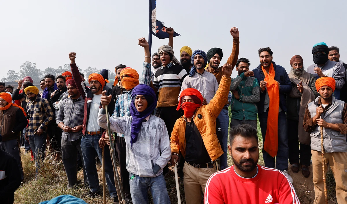 Indian farmers reject government offer and say they will carry on marching to New Delhi