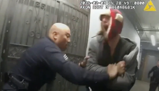 US police shoot and kill man holding a plastic fork