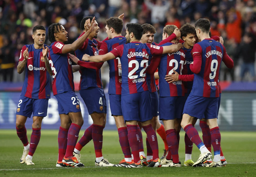 Barcelona thump Getafe to go second