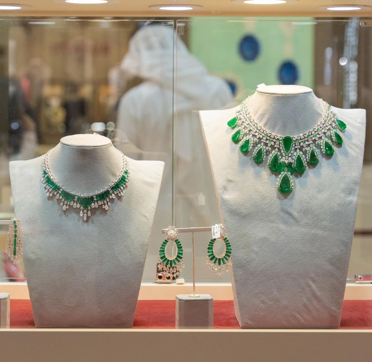 Jewellery Salon is now in Jeddah, featuring striking ornaments from more than 30 international and local jewelry brands under one roof. (AN photo)