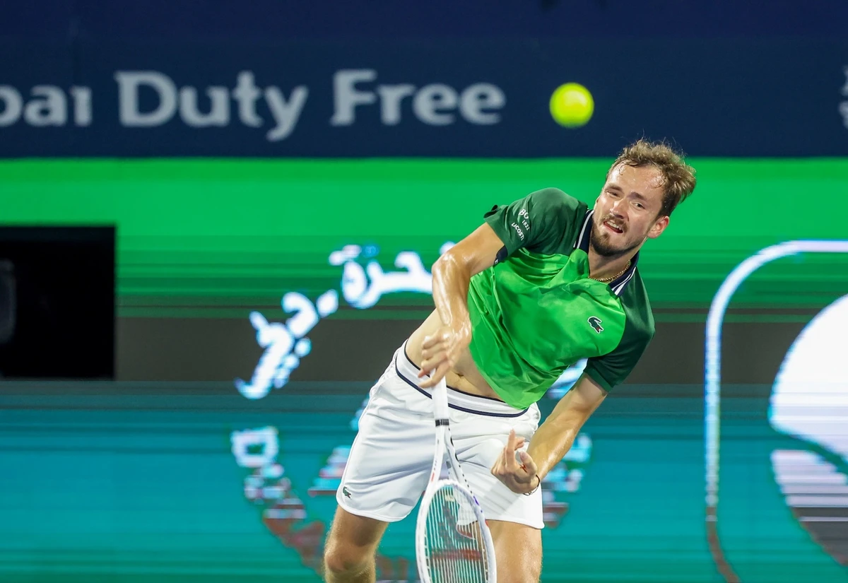 Reigning champion Medvedev is through to the last eight of the Dubai Tennis Championships (ATP)