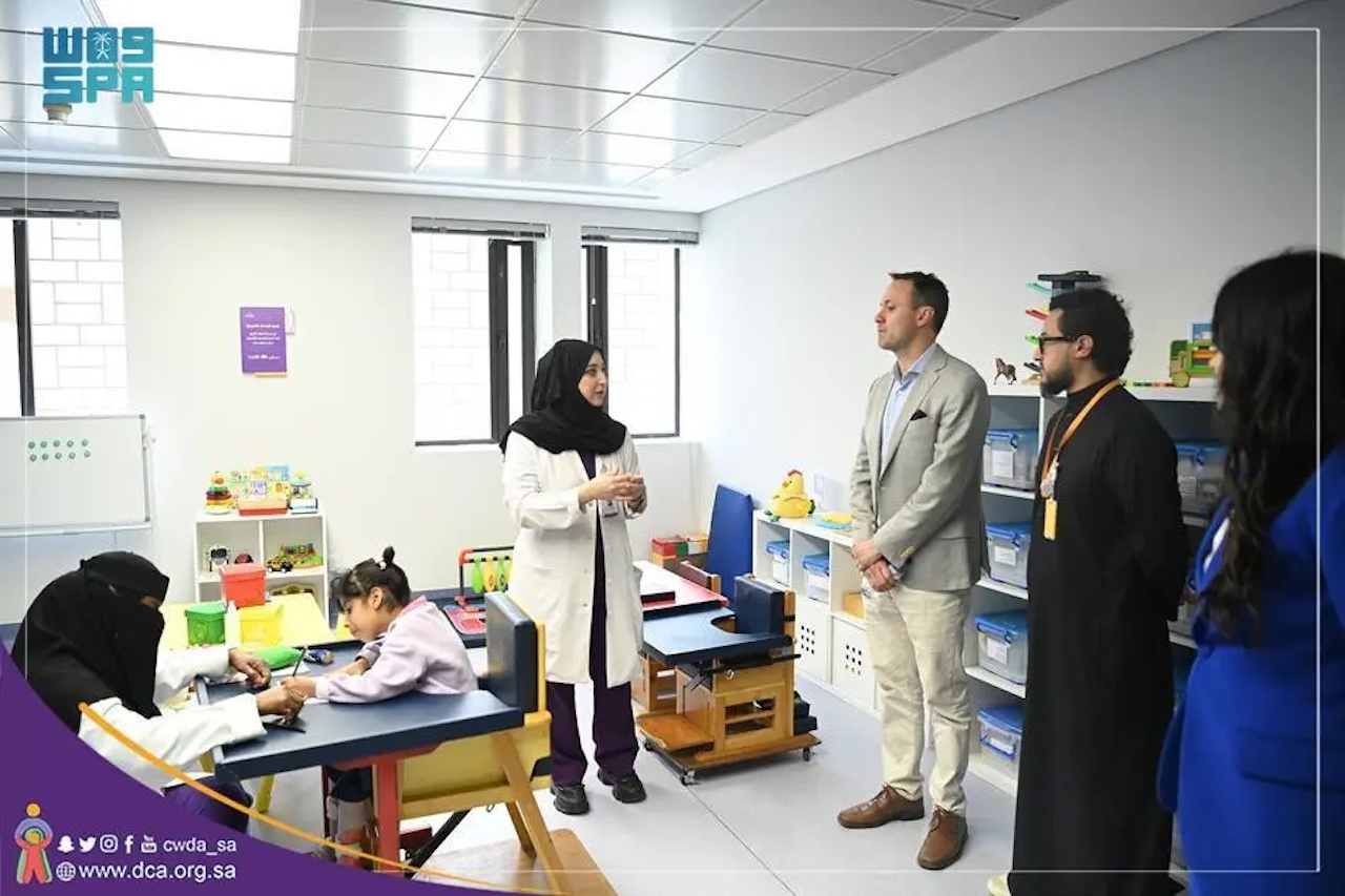 The visit showcased how Alexa devices are integrated into the center’s programs. (SPA)
