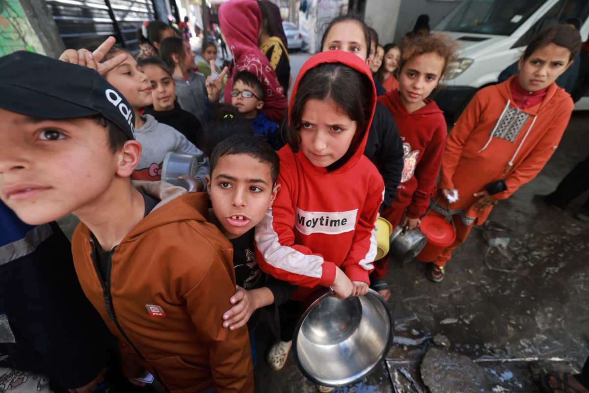 French newspaper under fire for cartoon depicting Gaza’s hunger during Ramadan