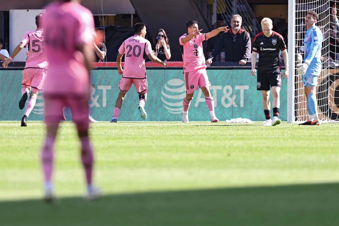 Suárez scores twice in second half, leading Miami past DC United without Messi