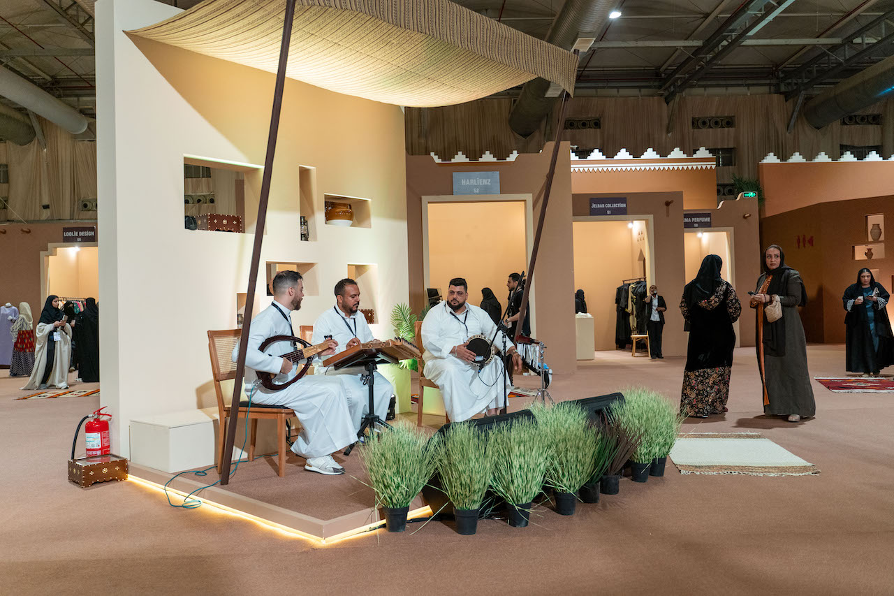 Riyadh’s Front Exhibition Center is playing host to a showcase of creativity with the Tashkeela exhibition by Saudi 100 Brands. (AN Photo Abdulrahman Alnajim)